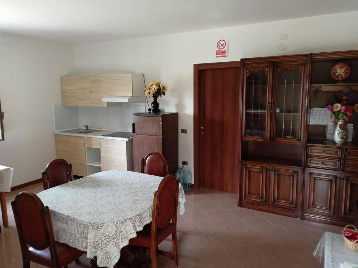 Da Angela - Camere Con Bagno Privato A Foligno Vicino Al Centro 外观 照片